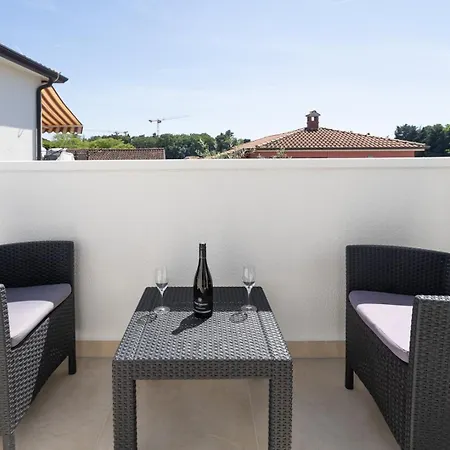 Lighthouse Entaja -